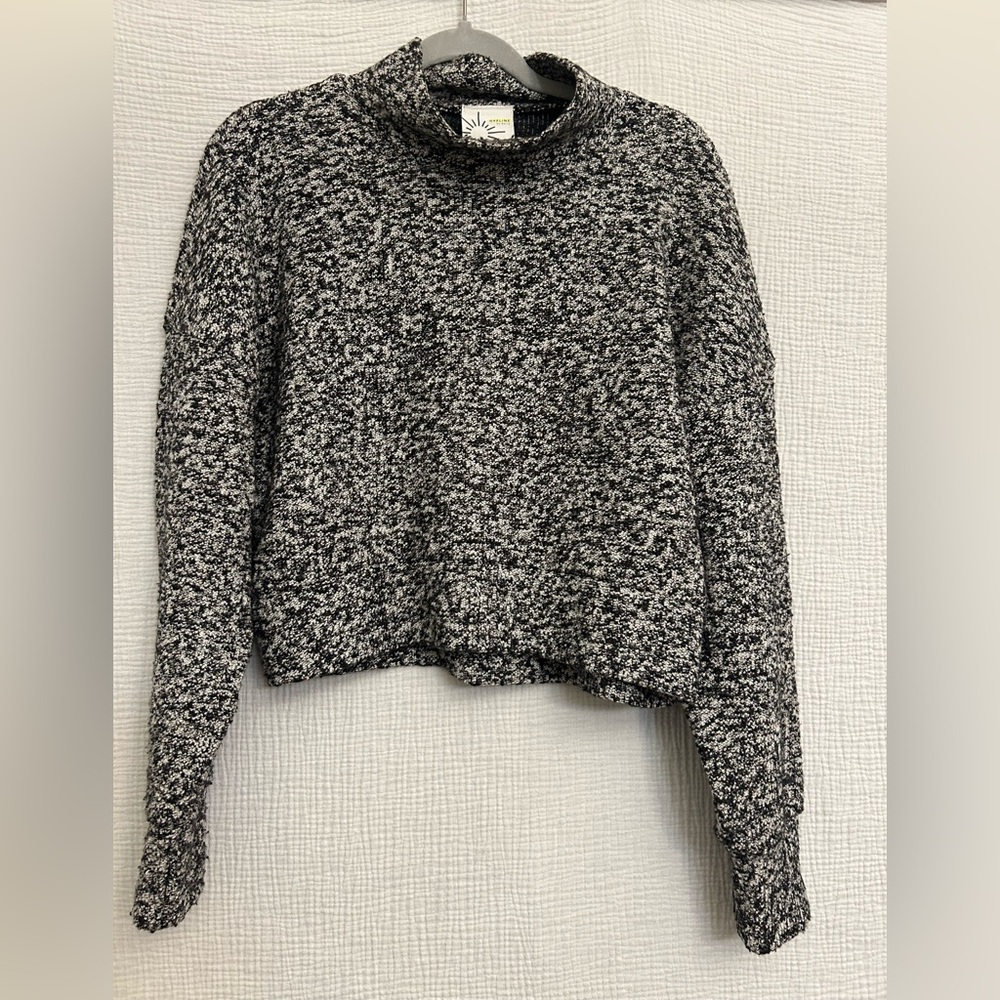 Aerie Offline Cropped Black White Long Sleeve Pullover  Top Sz S Small